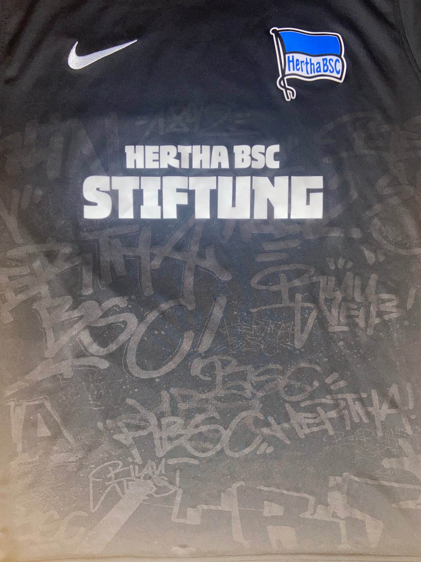 Hertha BSC, Schwarzer Beton Sondertrikot 2023/2024 (L)
