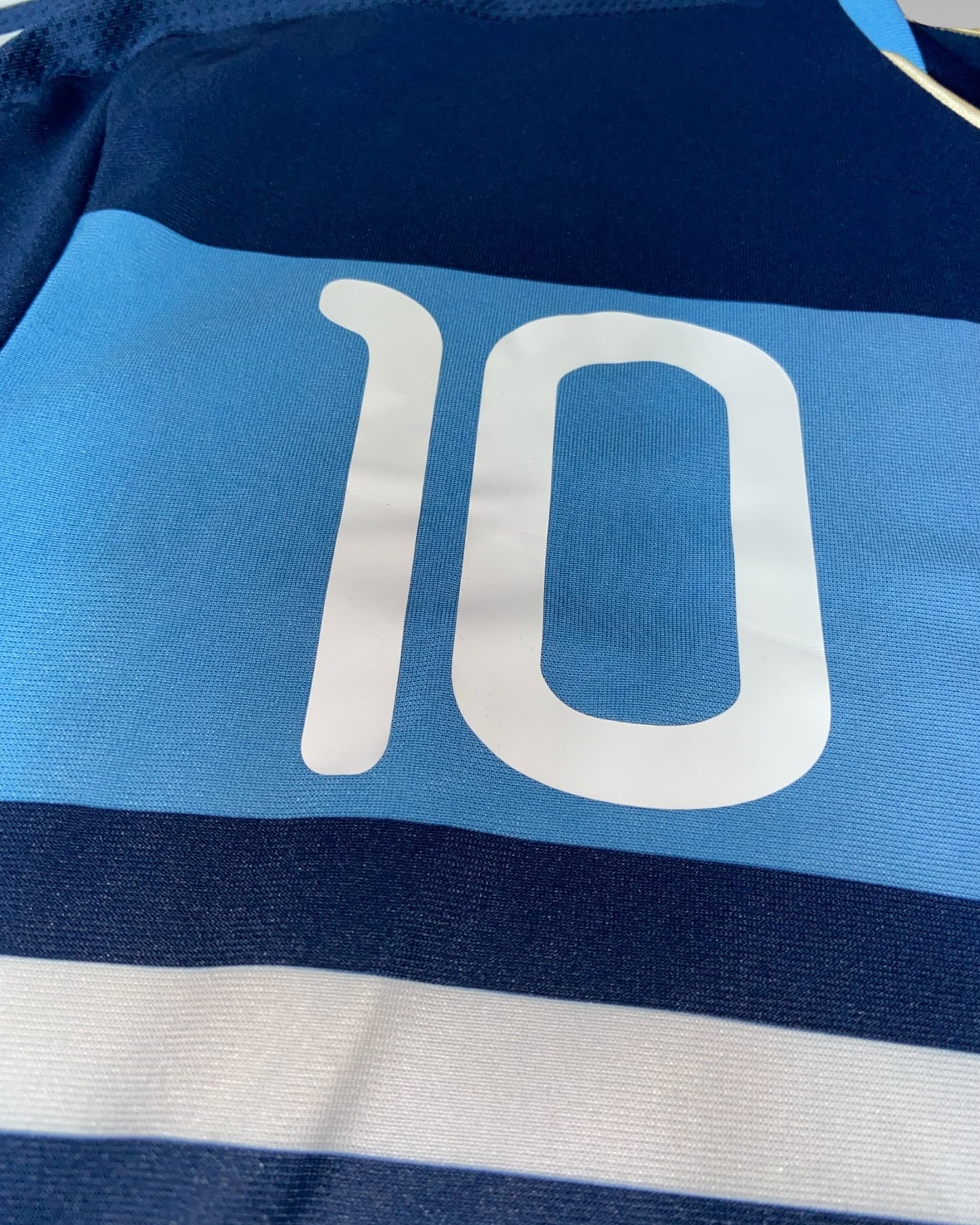 Messi, Argentinien Auswärtstrikot 2011 (L)